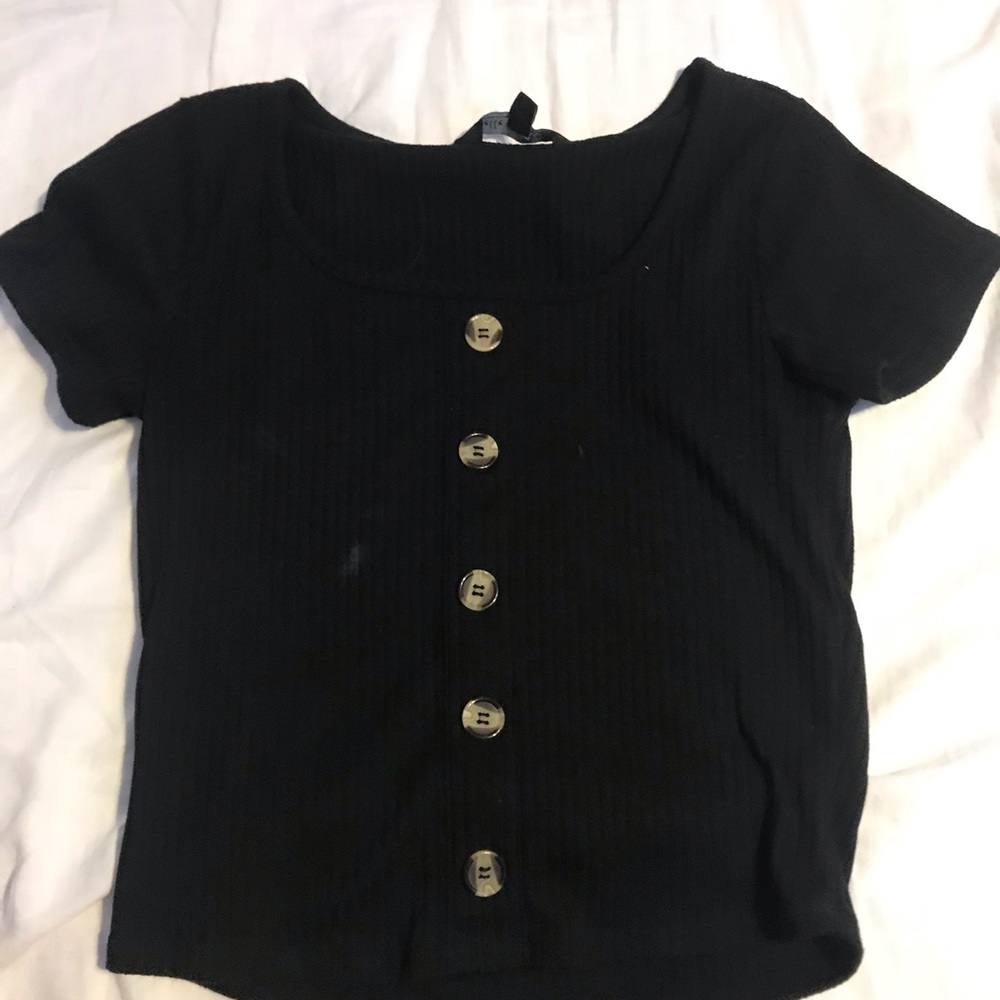 black crop top